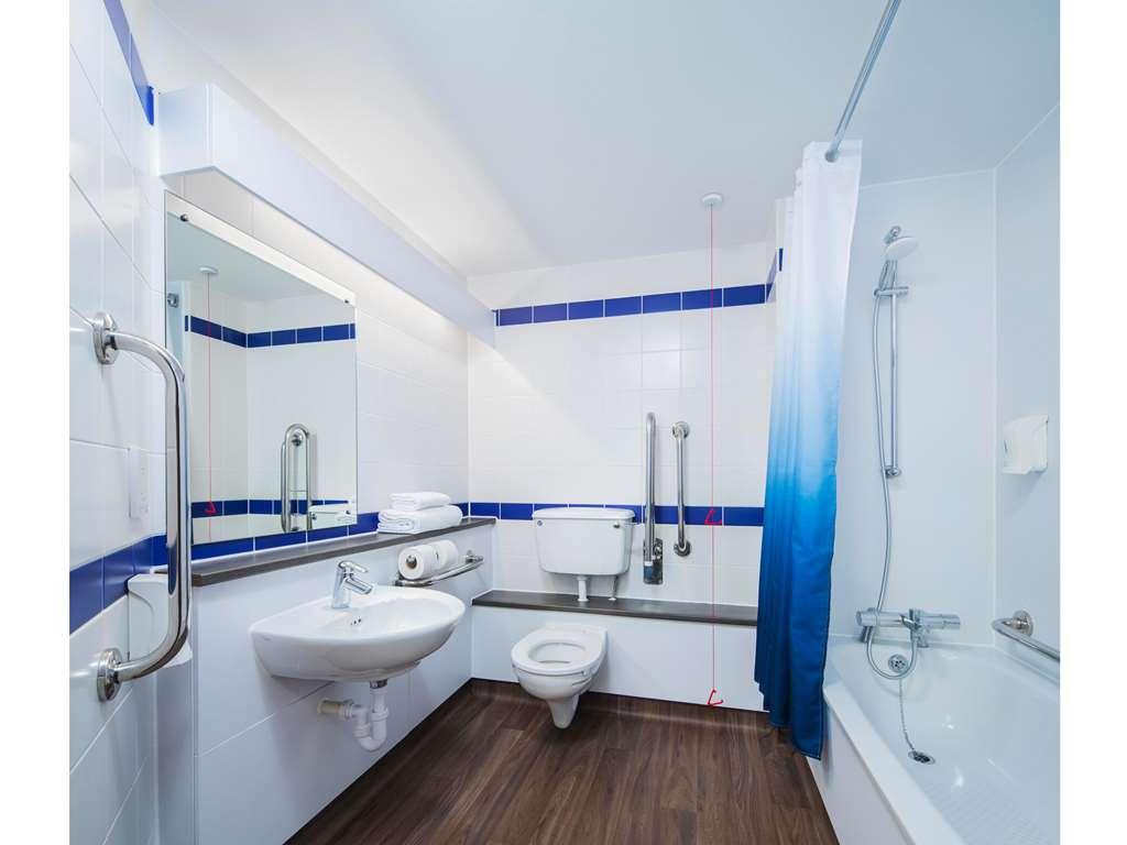Travelodge Ashford Room photo