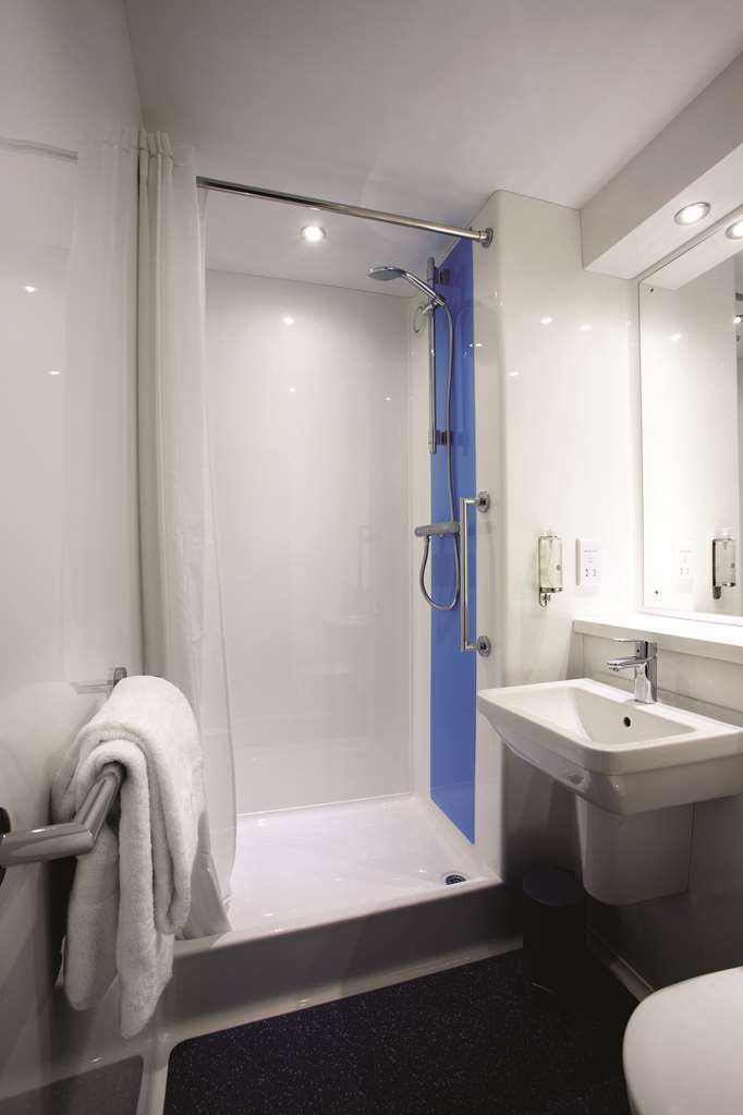 Travelodge Ashford Room photo